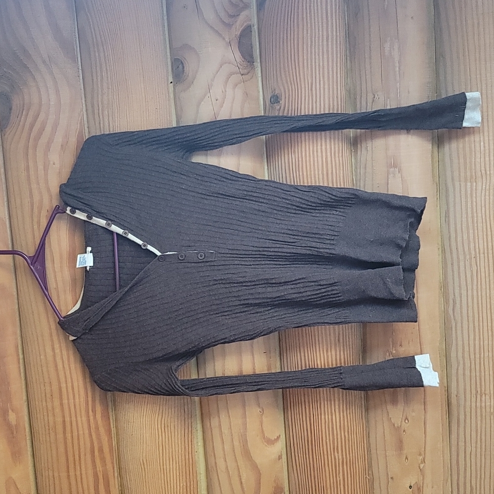 Long sleeve vneck top
